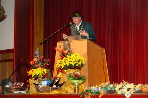 NQ8A3215.jpg - Einführende Gratulations-Worte von Claus Pichler für AltbürgermeisterHerbert Ohl zum 80. und Geistlichen Rat Bernhard Schweiger zum 85.Geburtstag