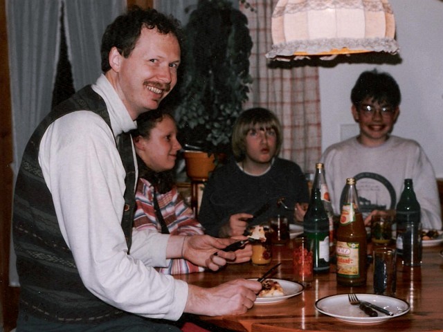 06.jpg - Beim Pizza-Essen mit einer Firmgruppe