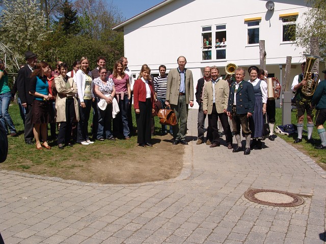 Abschied.jpg - Abschied vom Annette-Kolb-Gymnasium mit Direktorin Maria Scharbert, den Lehrerkollegen und der Ruhpoldinger Delegation am 30.4.2008
