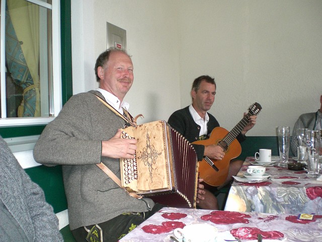 CIMG0145.JPG - Geselliges Musizieren nach der Fußwallfahrt Maria Kirchental 2008